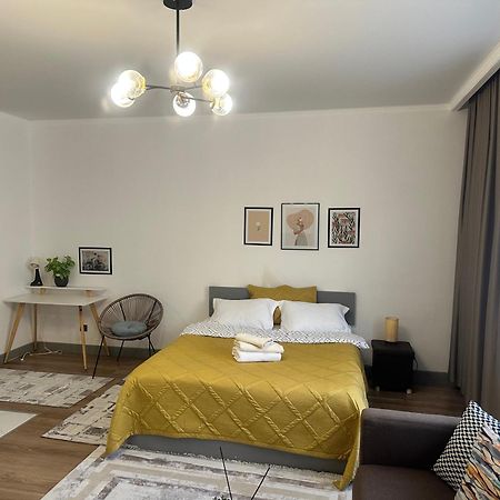 Студия В Теплых Тонах, Эксклюзив Almaty Ngoại thất bức ảnh