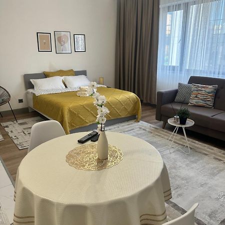Студия В Теплых Тонах, Эксклюзив Almaty Ngoại thất bức ảnh